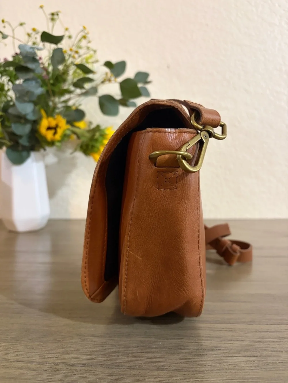 Madewell Classic Brown Magnetic Clasp Leather Flap Shoulder Crossbody Bag - Picture 5 of 10